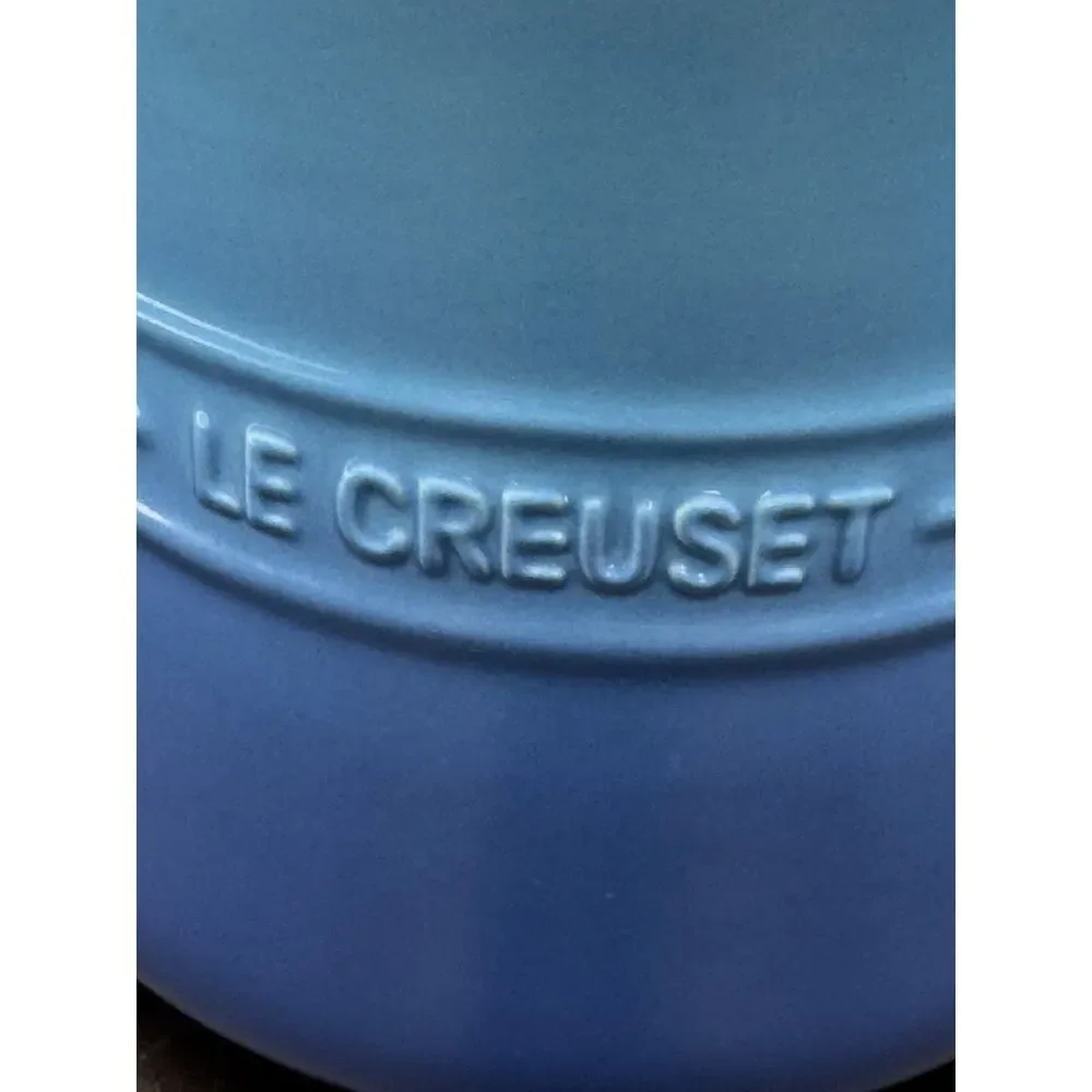 NWT Le Creuset Marseille 2.3L Large Stoneware Utensil Crock Gradient Blue
